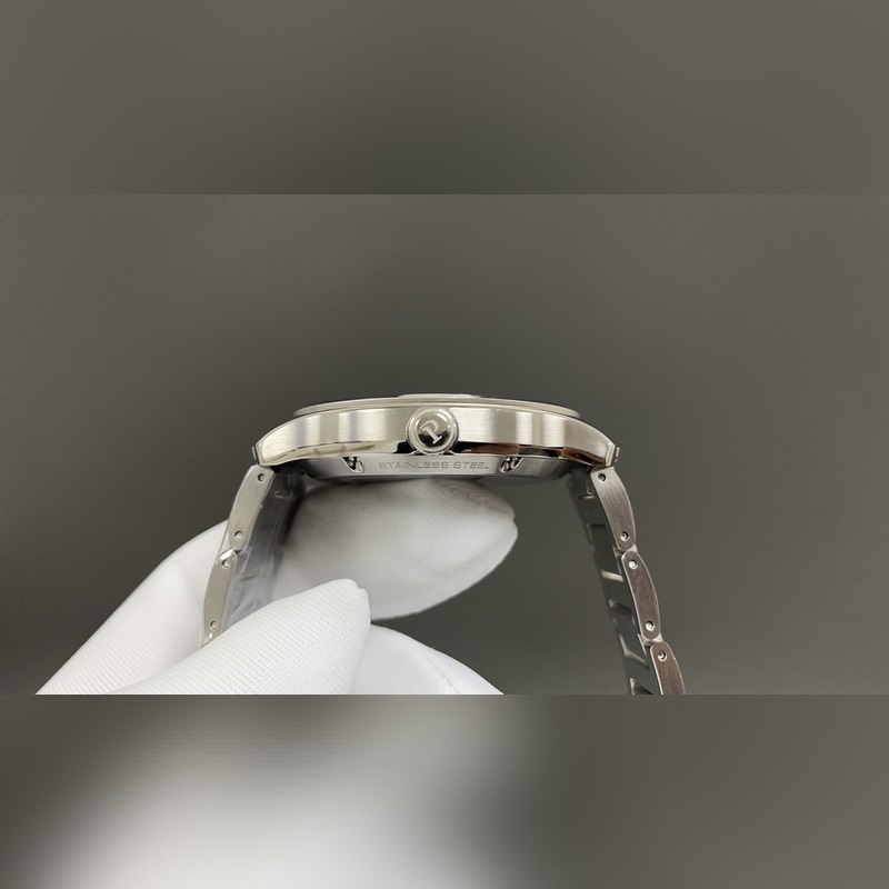 人稱小鸚鵡螺[旺柴]！(伯爵鋼王)一款優(yōu)雅的運動腕錶，可商務亦可運動休閑。歡迎對