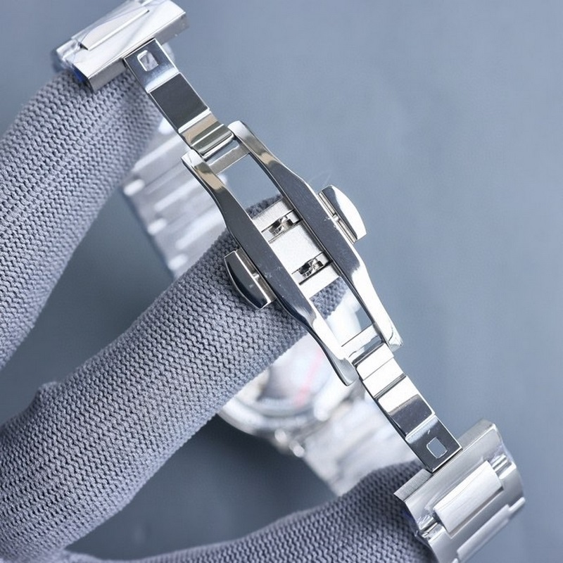 女款_伯爵Piaget PoloS系列火爆上市，將生活的藝術與時間融合一起，彰顯傳奇色