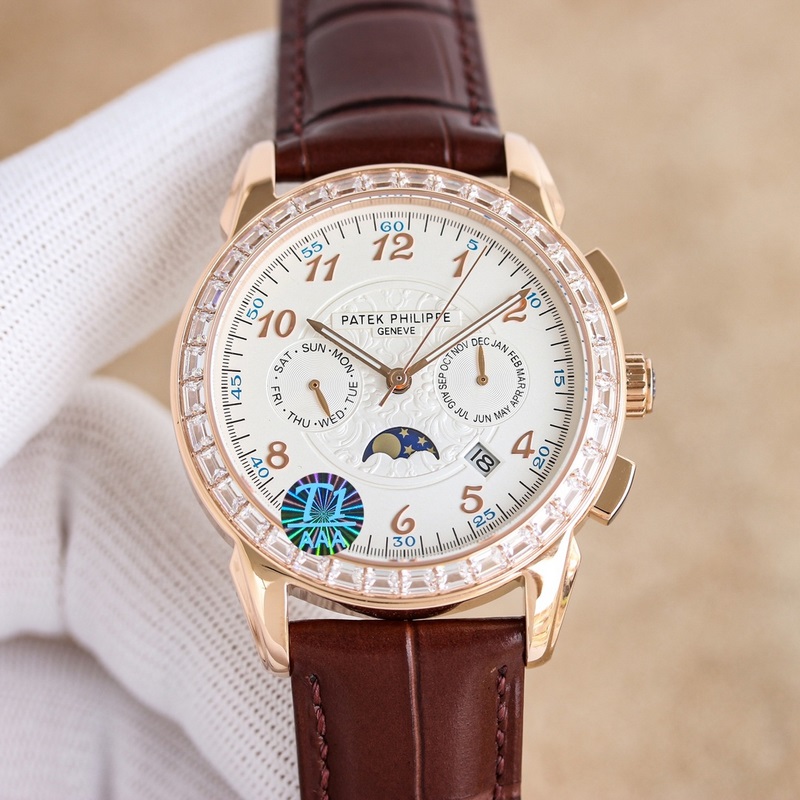 百達翡麗Patek Philippe驚豔登場，42毫米的錶徑適配大衆男性手寸，非