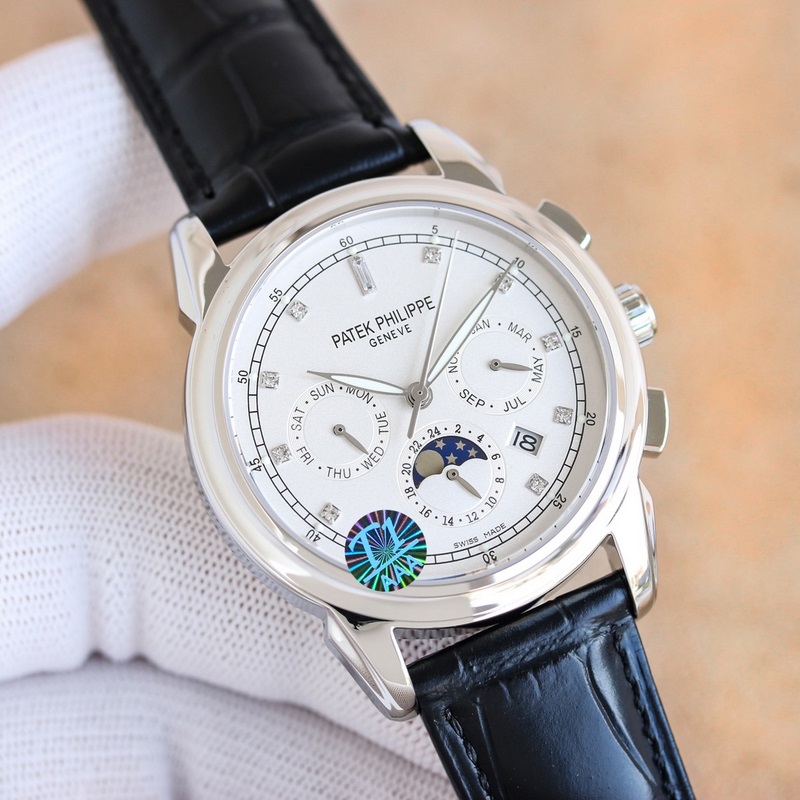 百達(dá)翡麗Patek Philippe驚豔登場(chǎng)，42毫米的錶徑適配大衆(zhòng)男性手寸，非