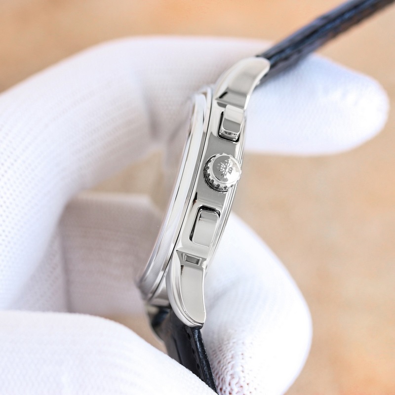 百達(dá)翡麗Patek Philippe驚豔登場(chǎng)，42毫米的錶徑適配大衆(zhòng)男性手寸，非