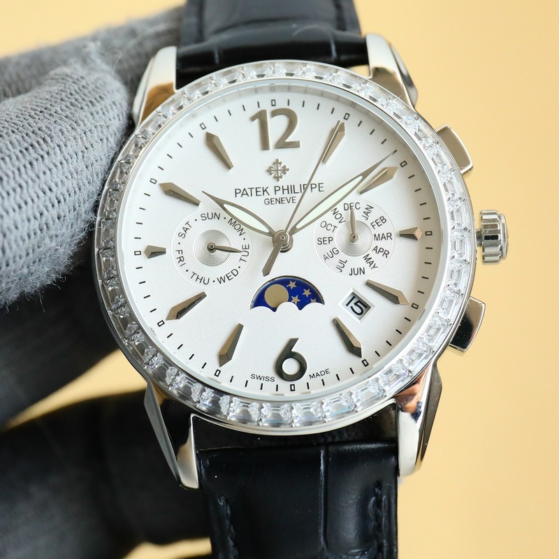 百達翡麗Patek Philippe驚豔登場，42毫米的錶徑適配大衆男性手寸，非