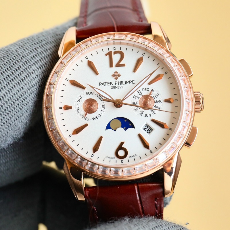 百達翡麗Patek Philippe驚豔登場，42毫米的錶徑適配大衆男性手寸，非