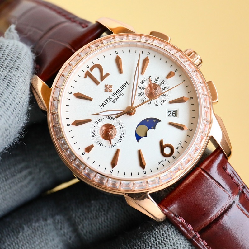 百達翡麗Patek Philippe驚豔登場，42毫米的錶徑適配大衆男性手寸，非