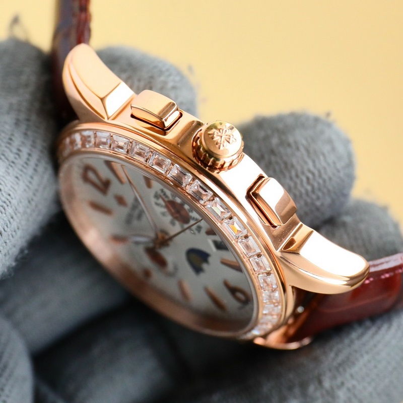 百達翡麗Patek Philippe驚豔登場，42毫米的錶徑適配大衆男性手寸，非