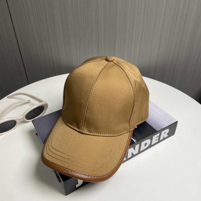 【普拉達】Prada 25春夏新款大牌棒球帽 ，顯臉小 大牌款超好搭配，趕緊入手