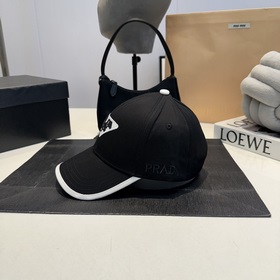 普拉達 PRADA 新品經典棒球帽 代購版本！時尚潮流，高端做工！非一般的品質，