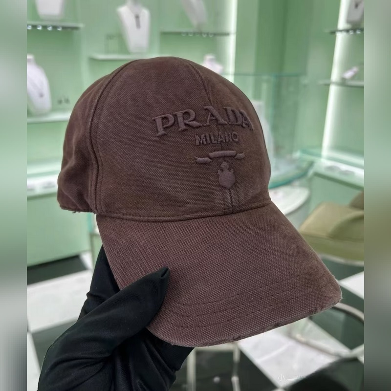 普拉達棒球帽