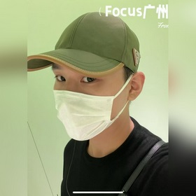 普拉達刺繡字母棒球帽設計感超強，讓人耳目一新頭型非常好，可以修飾各種頭型，實