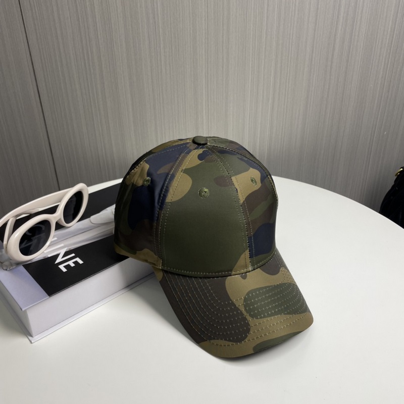 PRADA普拉達新款高版本炫酷迷彩三角標棒球帽 洋氣潮品，男女同款！