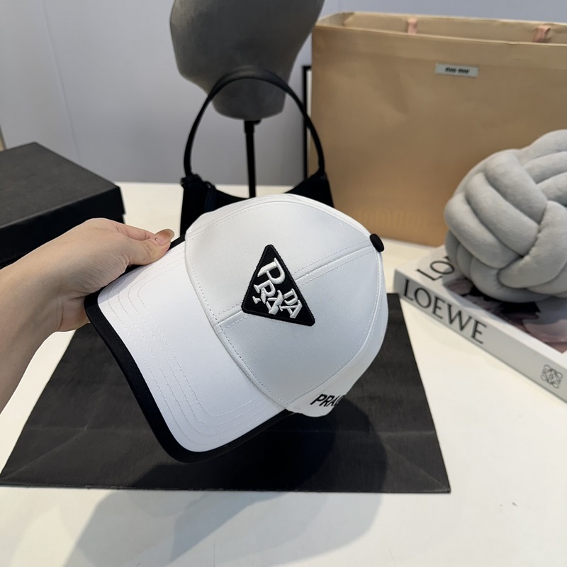 普拉達 PRADA 新品經(jīng)典棒球帽 代購版本！時尚潮流，高端做工！非一般的品質(zhì)，