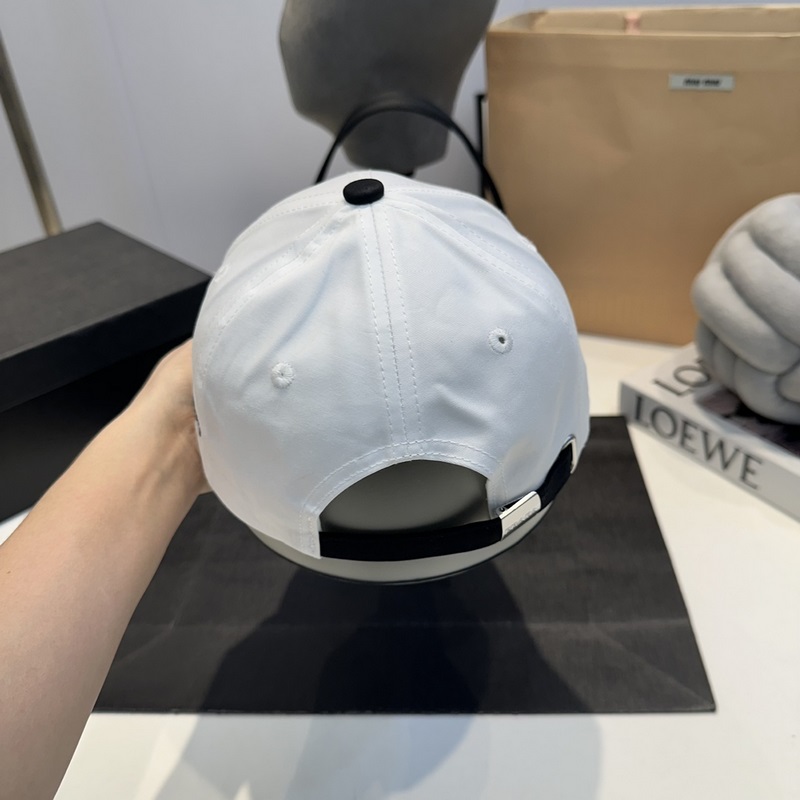 普拉達 PRADA 新品經(jīng)典棒球帽 代購版本！時尚潮流，高端做工！非一般的品質(zhì)，