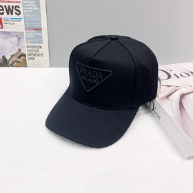 普拉達棒球帽
