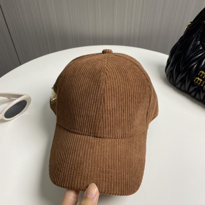 普拉達新款秋冬燈芯絨棒球帽這款真心好看呀！時尚百搭有質感！時髦精不要錯過！