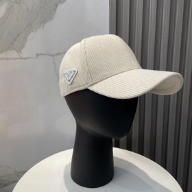 普拉達新款秋冬燈芯絨棒球帽這款真心好看呀！時尚百搭有質感！時髦精不要錯過！