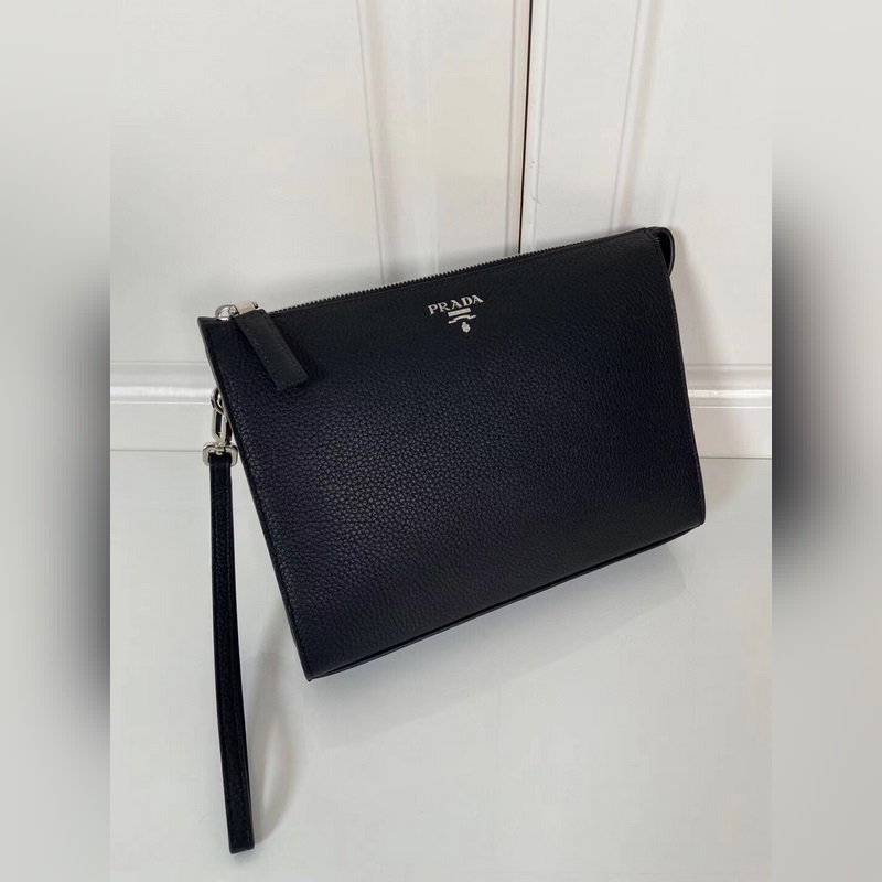 P家 男士手包，黑色，型號2NE009，銀色散字嘜，頂級鹿皮+白鋼五金，頂級元