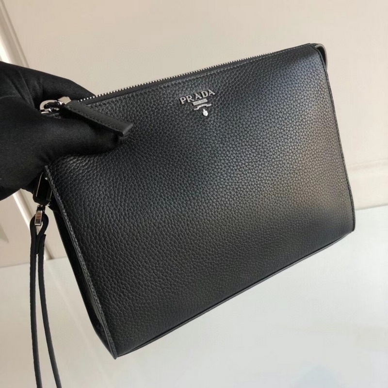 P家 男士手包，黑色，型號2NE009，銀色散字嘜，頂級鹿皮+白鋼五金，頂級元