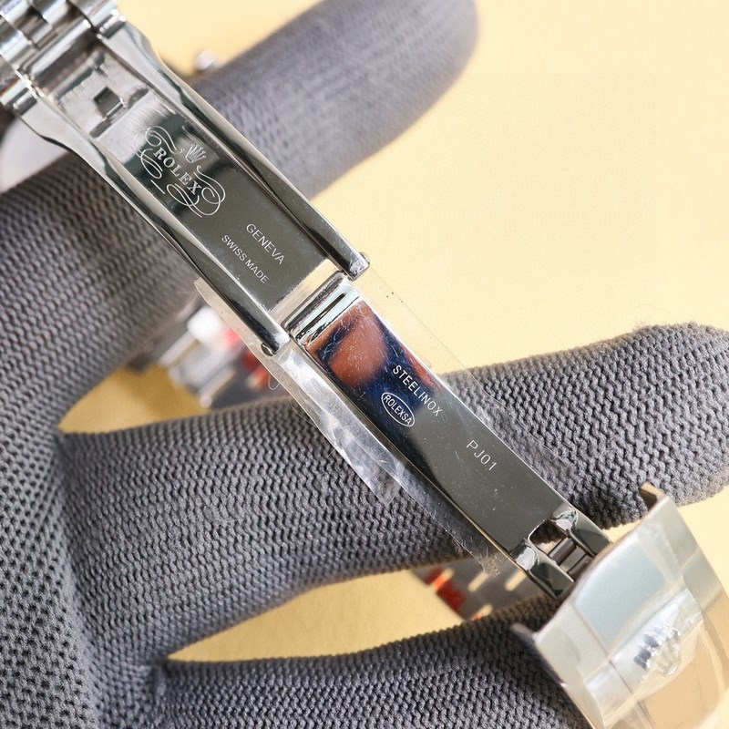 應廣大消費者要求精心設計厲經三年最新款上市 ，勞力士日志系列！蛇年賀歲版蛇年珍藏