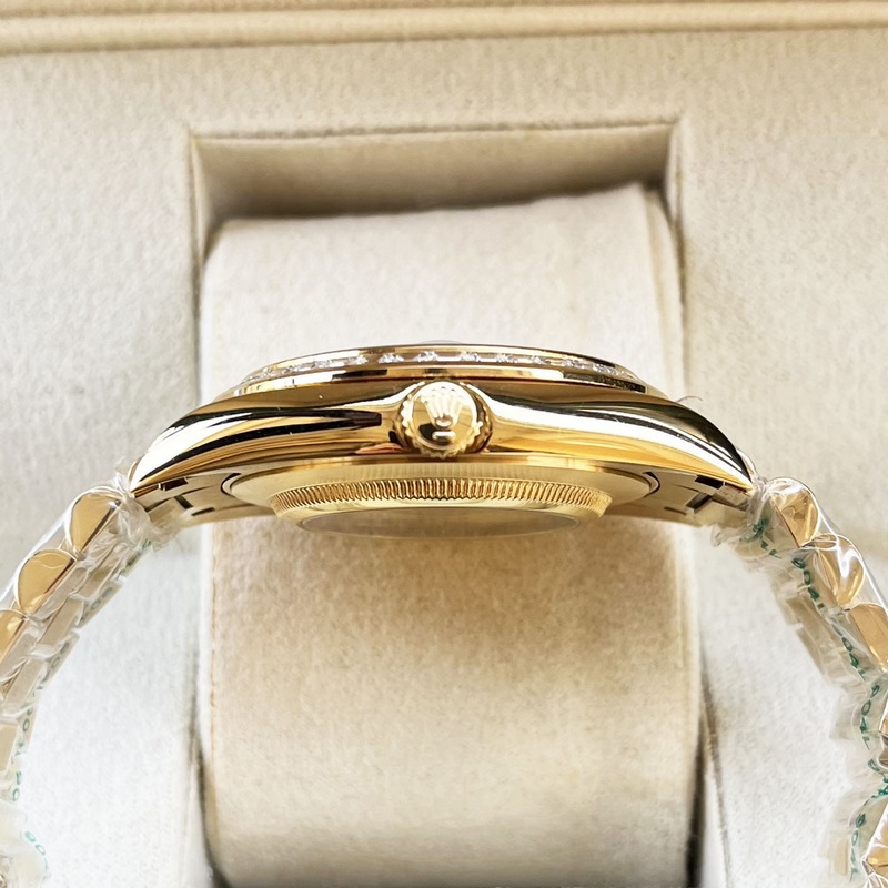 A廠雙曆西鐵城版本 （雙頭粒鋼內(nèi)罩）做工升級： 1 采用316L精培殼 “吻合