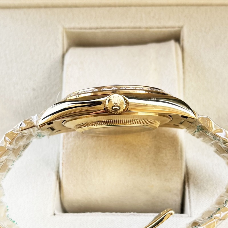 A廠雙曆西鐵城版本 （雙頭粒鋼內(nèi)罩）做工升級(jí)： 1 采用316L精培殼 “吻合