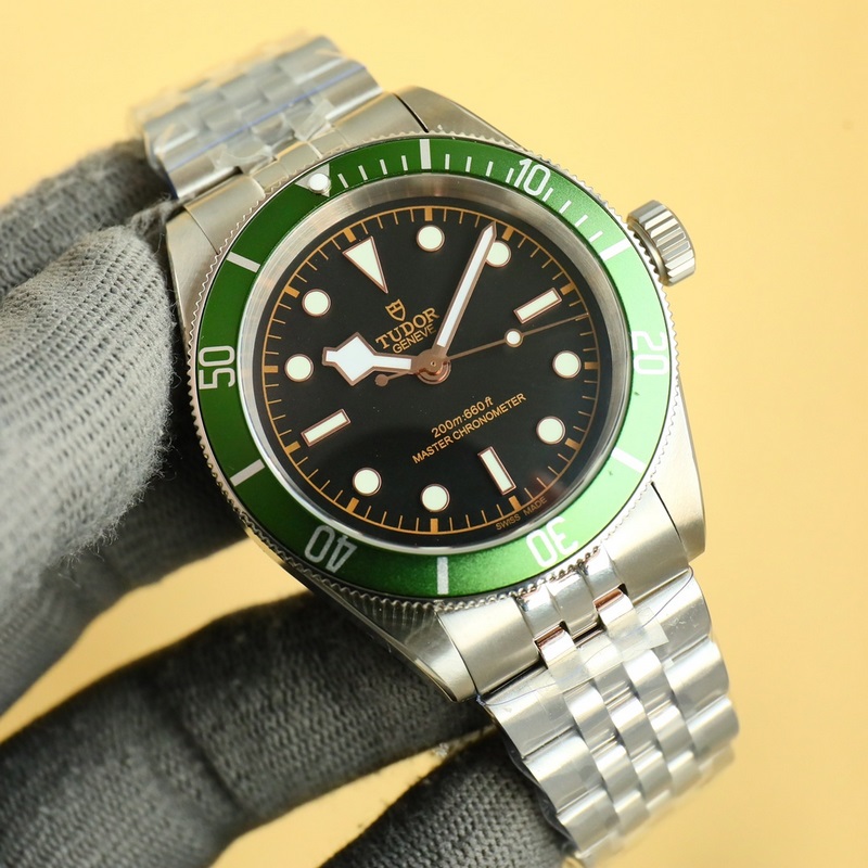 GR新品~碧灣系列對(duì)于帝舵來(lái)說(shuō)，無(wú)疑是一個(gè)龐大的産品線，在今年推出了一隻全新的單