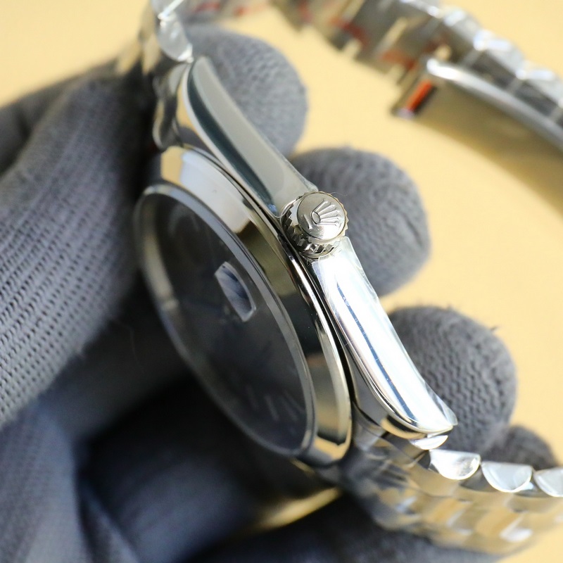 EW勞力士星期日志型401 藍(lán)寶石鏡面，日曆2.5倍放大鏡，效果同步原版。2