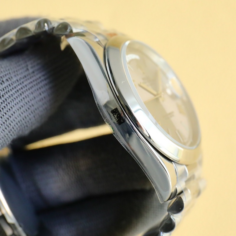 EW勞力士星期日志型401 藍(lán)寶石鏡面，日曆2.5倍放大鏡，效果同步原版。2