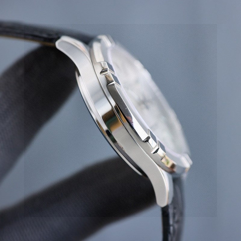 不眠不休研究再次升級 ，勞力士日志系列！采用獨特的外形設計風格 ，字面引用一貫的