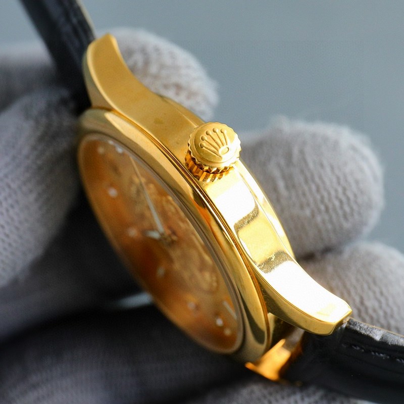 最新2025爆款主推 勞力士【ROLEX】男士腕錶 采用獨(dú)特的錶盤設(shè)計(jì) 搭配而來