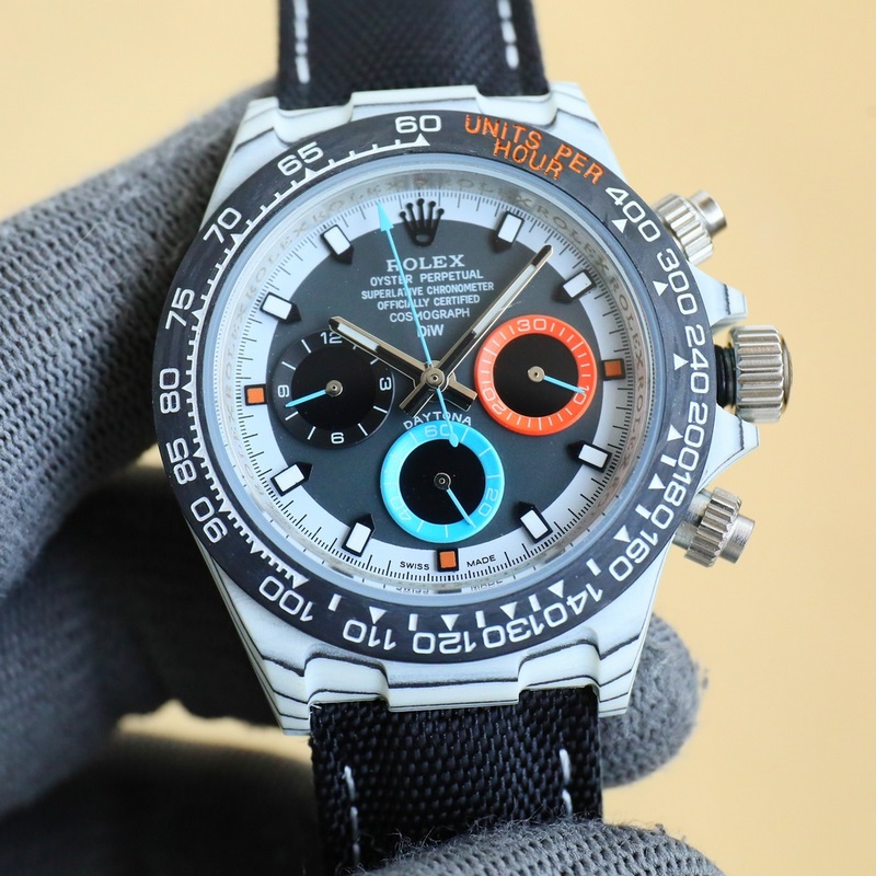 新品 勞力士ROLEX-宇宙計時迪通拿系列之碳纖維定制版，腕錶不僅佩戴輕便，外錶