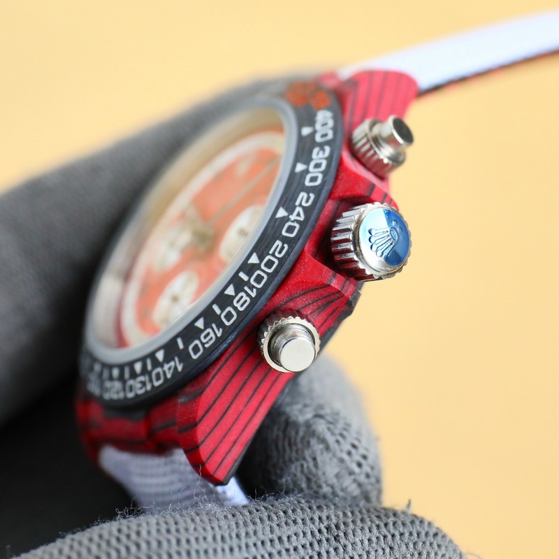 新品 勞力士ROLEX-宇宙計時迪通拿系列之碳纖維定制版，腕錶不僅佩戴輕便，外錶