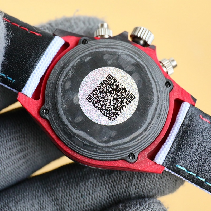 新品 勞力士ROLEX-宇宙計時迪通拿系列之碳纖維定制版，腕錶不僅佩戴輕便，外錶