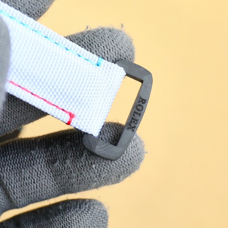 新品 勞力士ROLEX-宇宙計時迪通拿系列之碳纖維定制版，腕錶不僅佩戴輕便，外錶