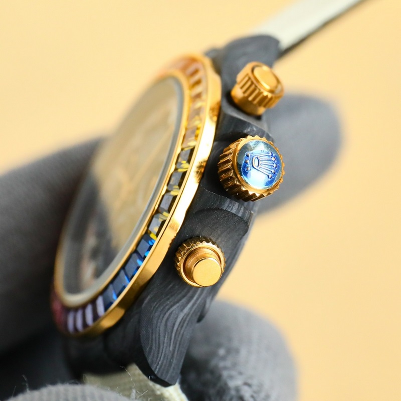 新品 勞力士ROLEX-宇宙計時迪通拿系列之碳纖維定制版，腕錶不僅佩戴輕便，外錶
