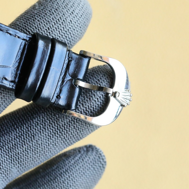 ROLEX 勞力士 .一塊彰顯紳士風(fēng)度，適合參加各種活動場合的不二之選的男士腕錶