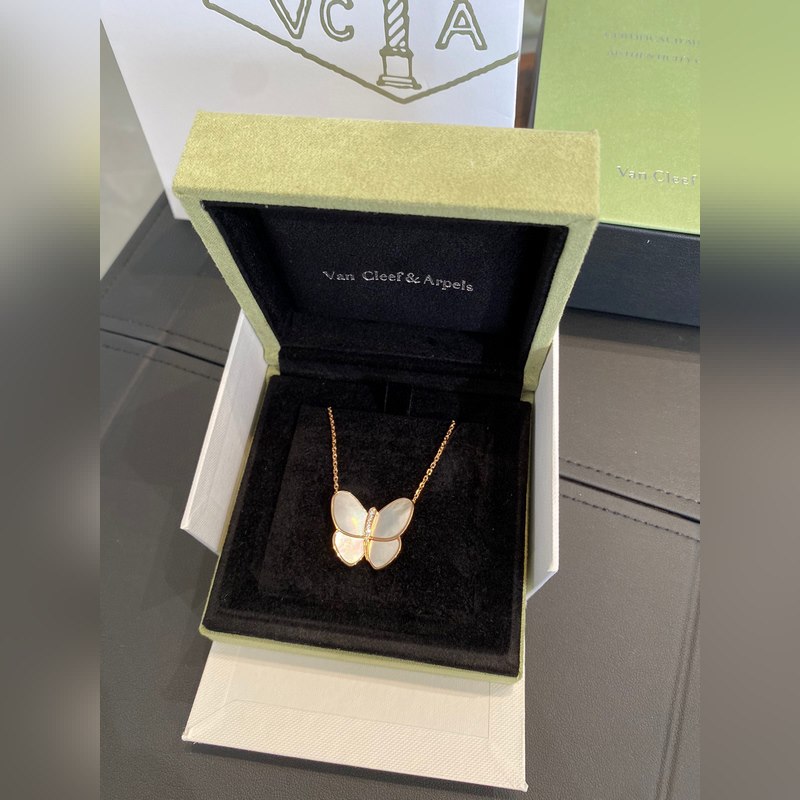 vca梵克雅寶 白貝母 大蝴蝶 項鍊 ZP 系列，高端鑲嵌天然貝殼電鍍18k金