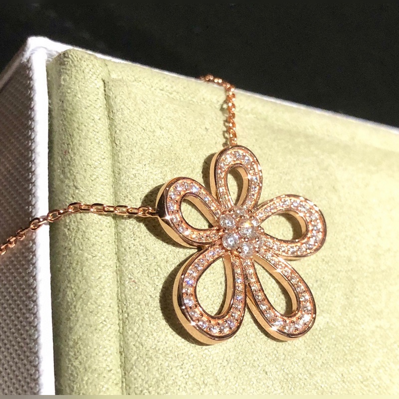 梵克雅寶vca項鍊 經典 花朵 大花 奢侈 高碳鑽滿鑽 項鍊 完美演繹大牌範兒