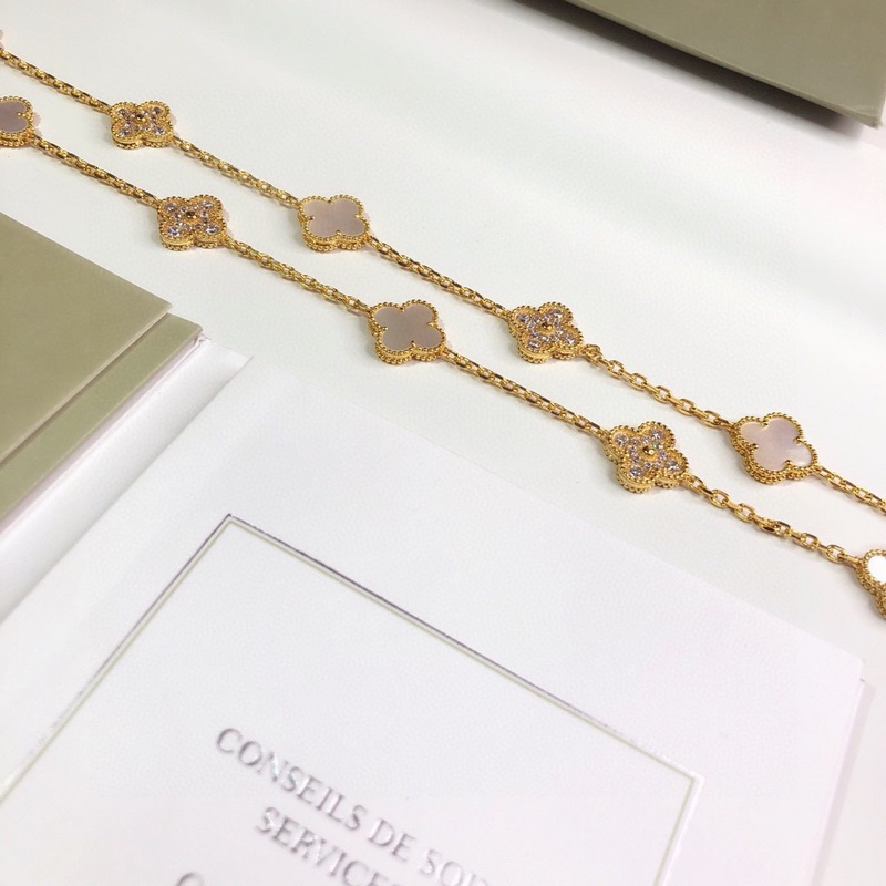 vca四葉草梵克雅寶 滿鑽 白貝母 二十花項(xiàng)鍊20花 彩寶長(zhǎng)鍊毛衣鍊，重工的款式