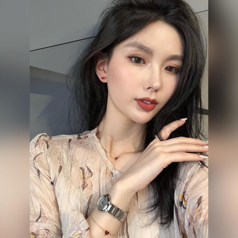 V金鍍咪金梵克雅寶紅玉髓愛心項鍊v金制作 玫瑰金四葉草的寄語中 四葉草是愛情