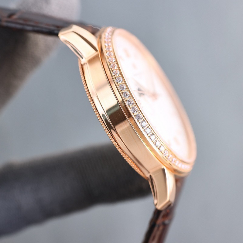 江詩丹頓新款上市，傳承瑞士傳統(tǒng)制錶精華，簡約典雅，精雕細琢，超卓瑞士噴砂工藝，追