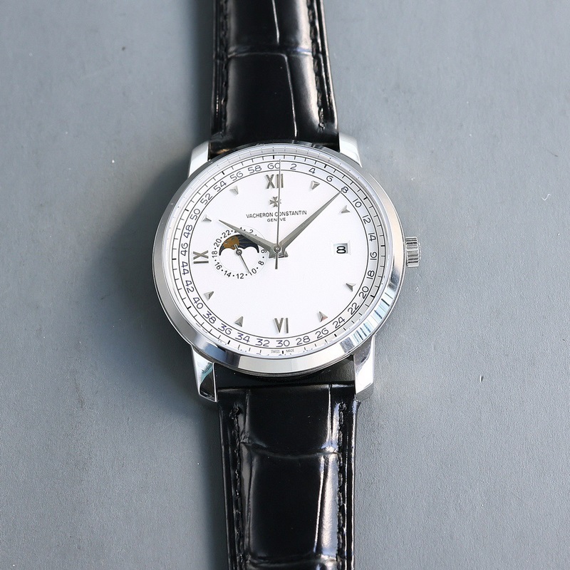 江詩(shī)丹頓新款上市，傳承瑞士傳統(tǒng)制錶精華，簡(jiǎn)約典雅，精雕細(xì)琢，超卓瑞士噴砂工藝，追