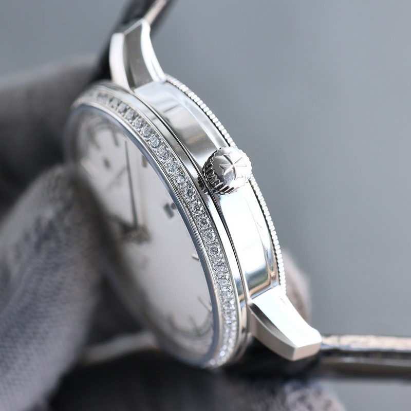 江詩丹頓新款上市，傳承瑞士傳統制錶精華，簡約典雅，精雕細琢，超卓瑞士噴砂工藝，追