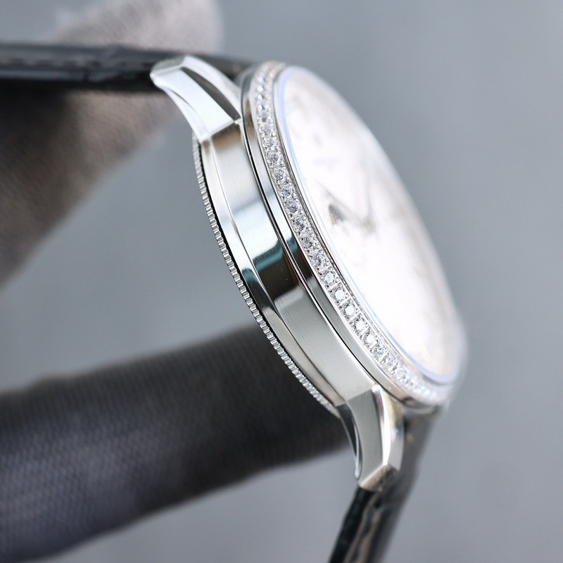 江詩丹頓新款上市，傳承瑞士傳統制錶精華，簡約典雅，精雕細琢，超卓瑞士噴砂工藝，追