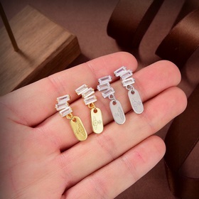 Vivienne Westwood薇薇安西太後土星 耳釘 優雅大方精工設計 非常