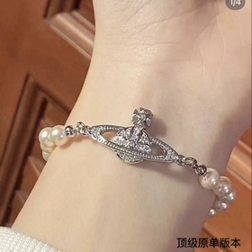 西太後珍珠手鍊今年珍珠手鍊也是大勢，珍珠上手真的絕絕子～土星搭配珍珠奶酷奶酷的