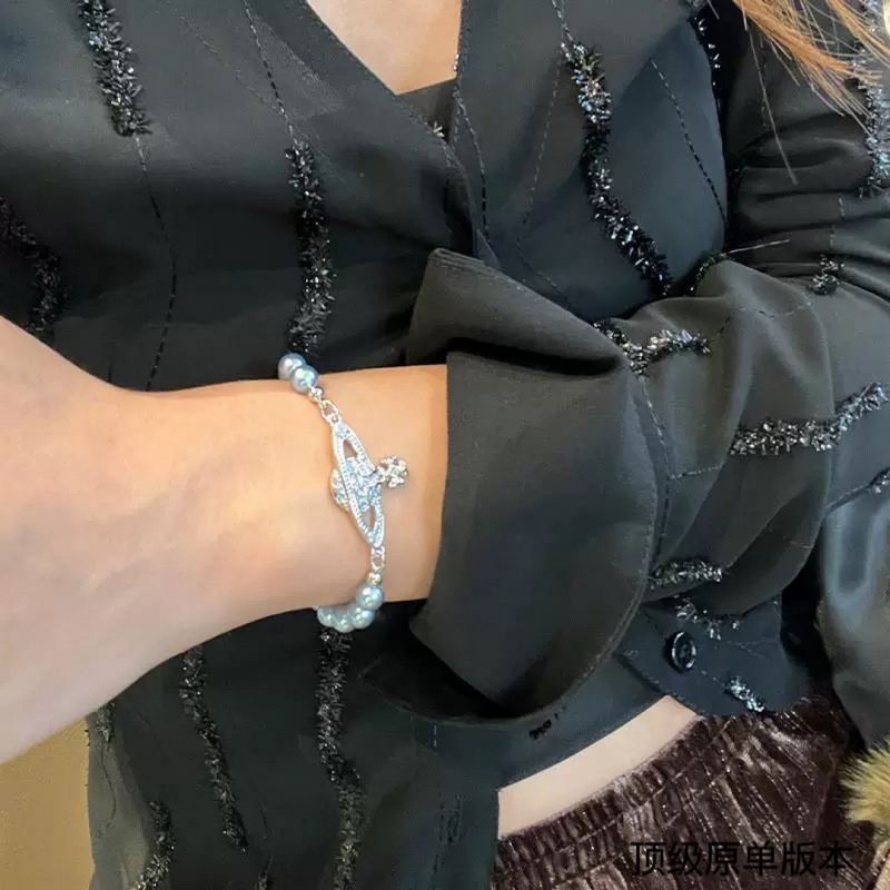 西太後珍珠手鍊今年珍珠手鍊也是大勢，珍珠上手真的絕絕子～土星搭配珍珠奶酷奶酷的