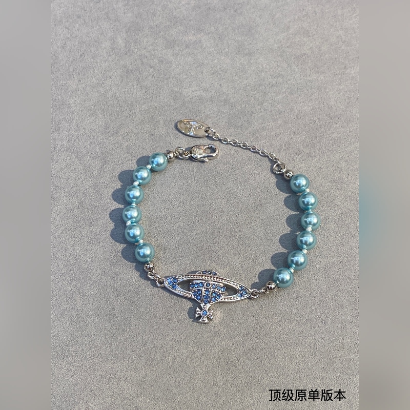 西太後珍珠手鍊今年珍珠手鍊也是大勢，珍珠上手真的絕絕子～土星搭配珍珠奶酷奶酷的