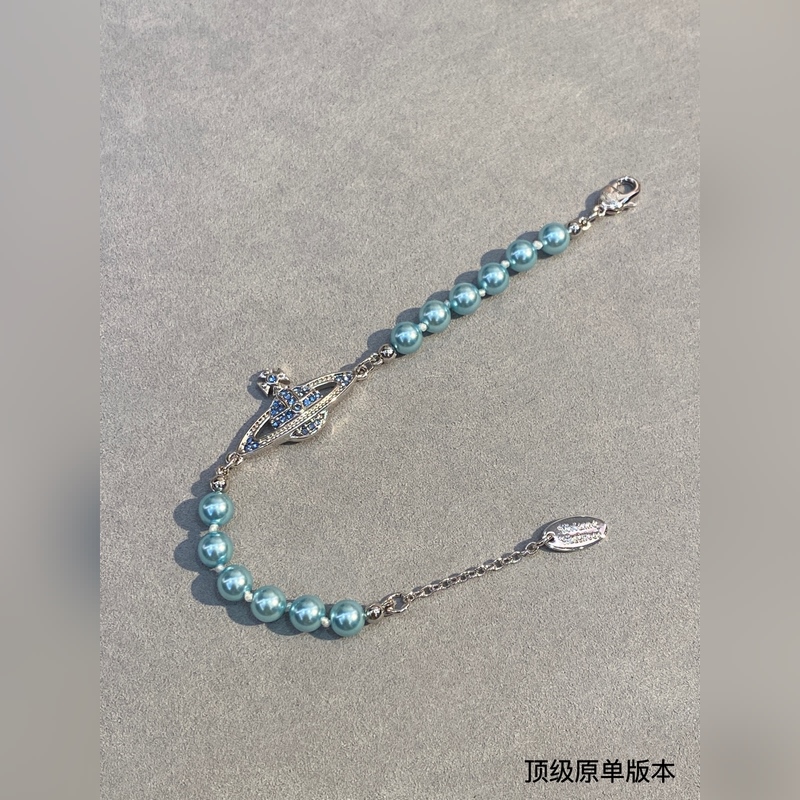 西太後珍珠手鍊今年珍珠手鍊也是大勢，珍珠上手真的絕絕子～土星搭配珍珠奶酷奶酷的