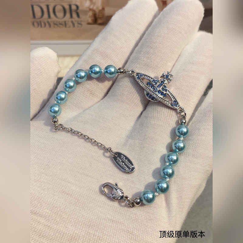 西太後珍珠手鍊今年珍珠手鍊也是大勢，珍珠上手真的絕絕子～土星搭配珍珠奶酷奶酷的