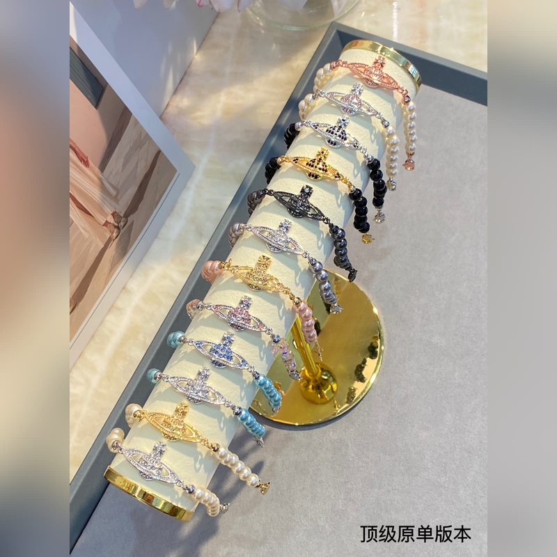 西太後珍珠手鍊今年珍珠手鍊也是大勢，珍珠上手真的絕絕子～土星搭配珍珠奶酷奶酷的